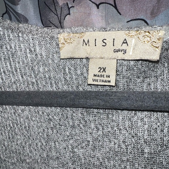 Gray top - Picture 2 of 2